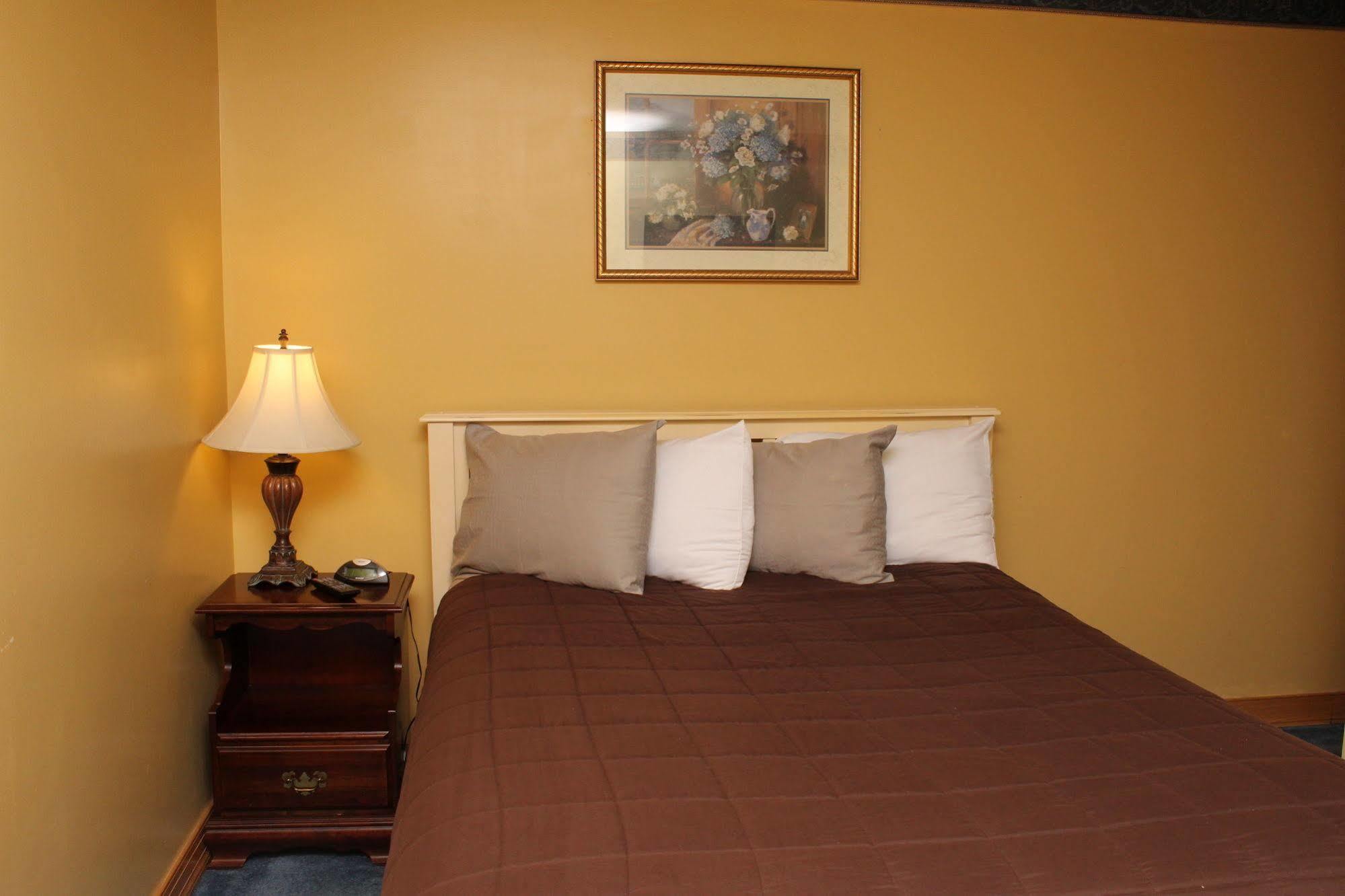 Blue Spruce Motel Massena Exterior foto